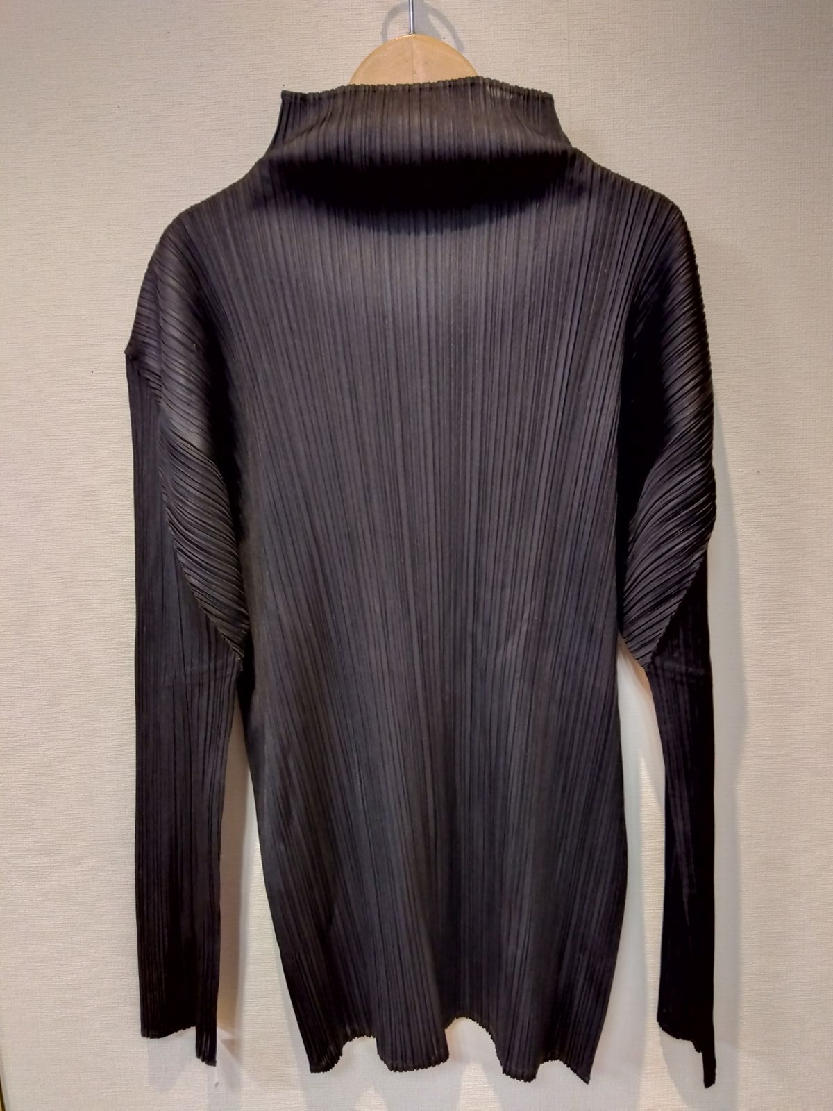 M20 ISSEY MIYAKE イッセイミヤケ プリーツプリーズ トップス 黒
