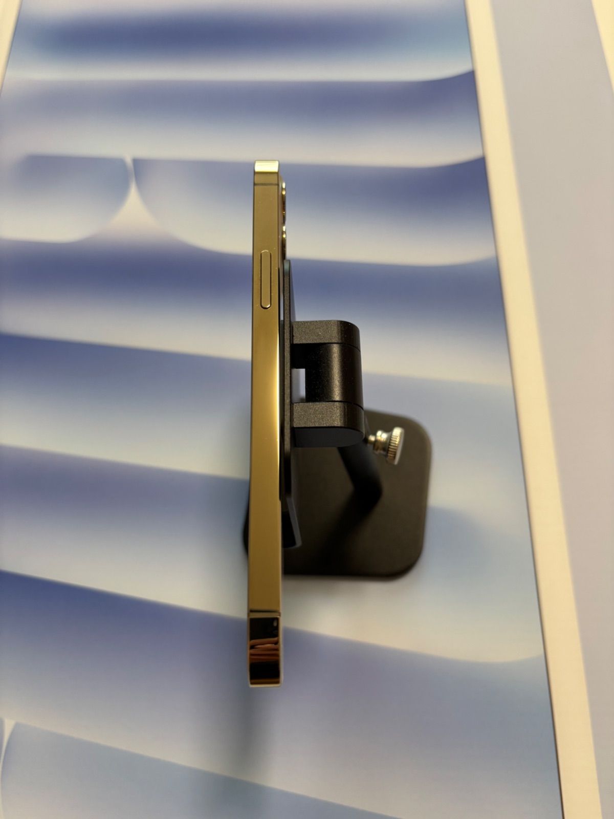 美品完動品 バッテリー82% iPhone12 Pro 256GB ゴールド SIMフリー