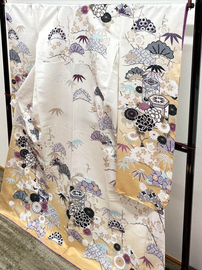 ポリエステル 振袖 菖蒲 鞠 紋意匠 ぼかし八掛 躾糸付き - メルカリ