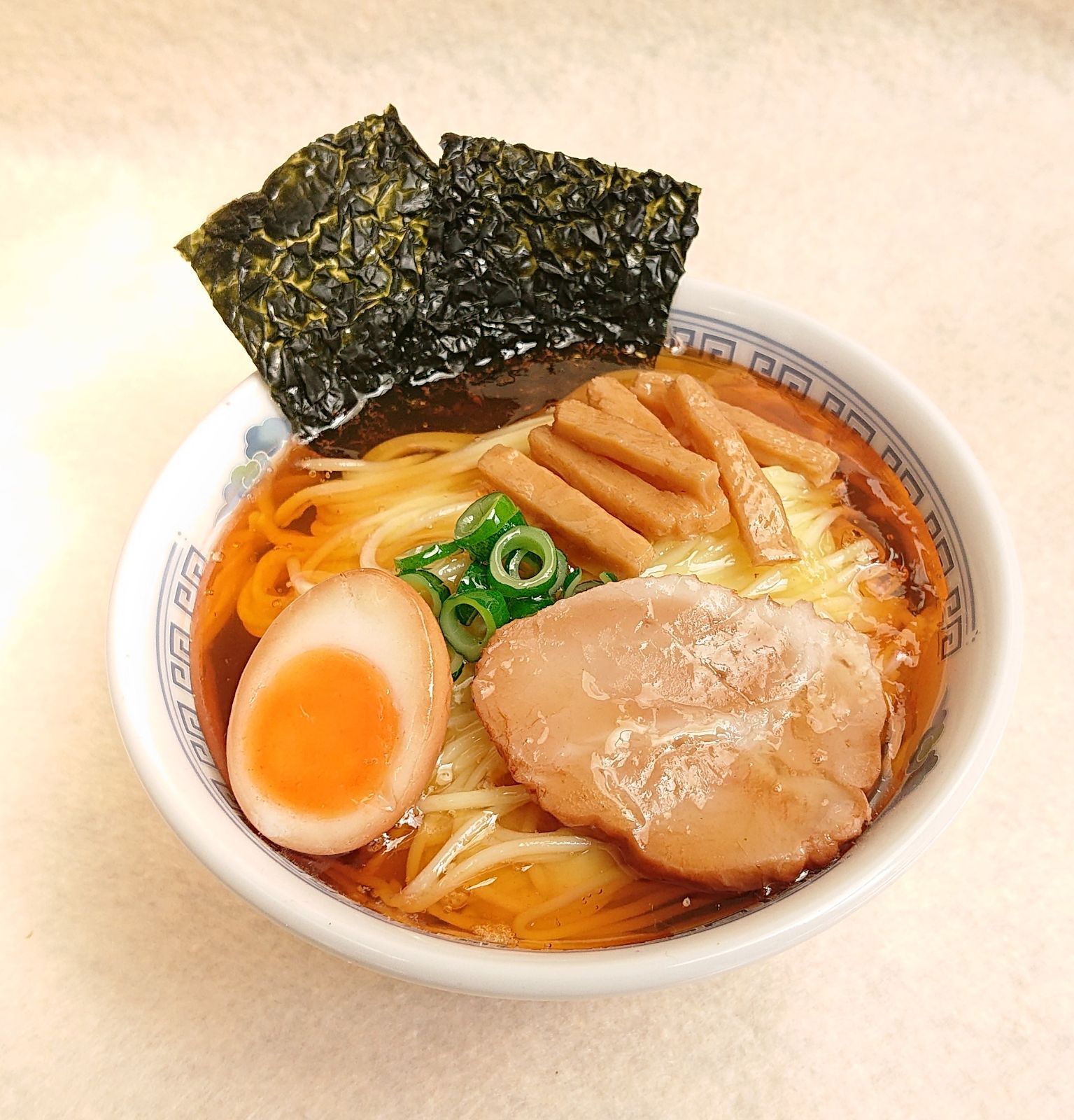 食品サンプル 醤油ラーメン (手のひらサイズ) - メルカリ