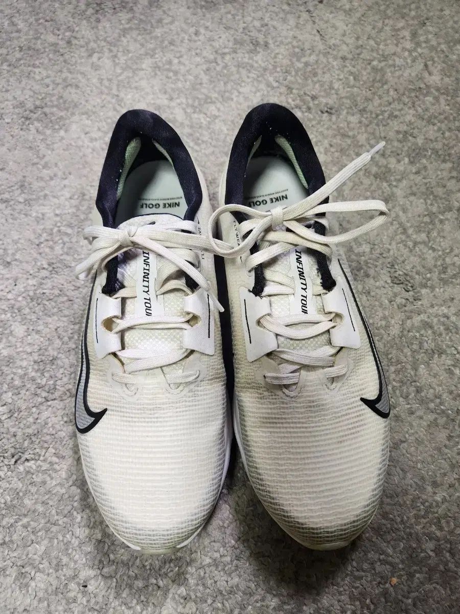 ナイキ インフィニティ ツアー ゴルフシューズ クリーム-255