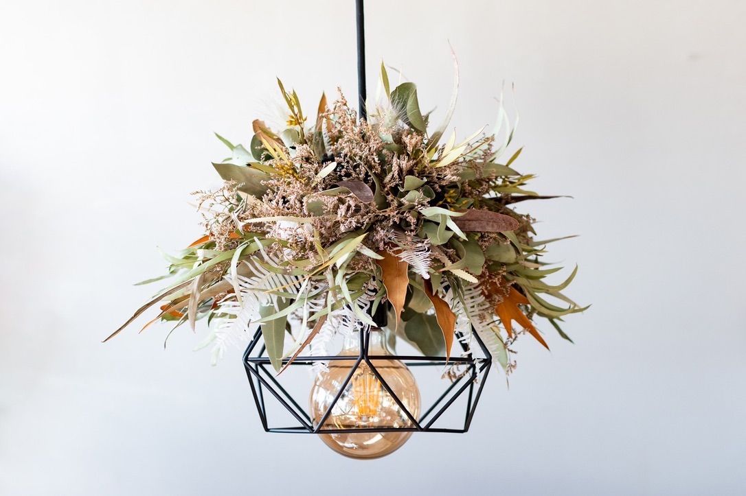 特選仏花 プリザーブドフラワー 蓮の花 ガラスドーム 特大 天然木台座