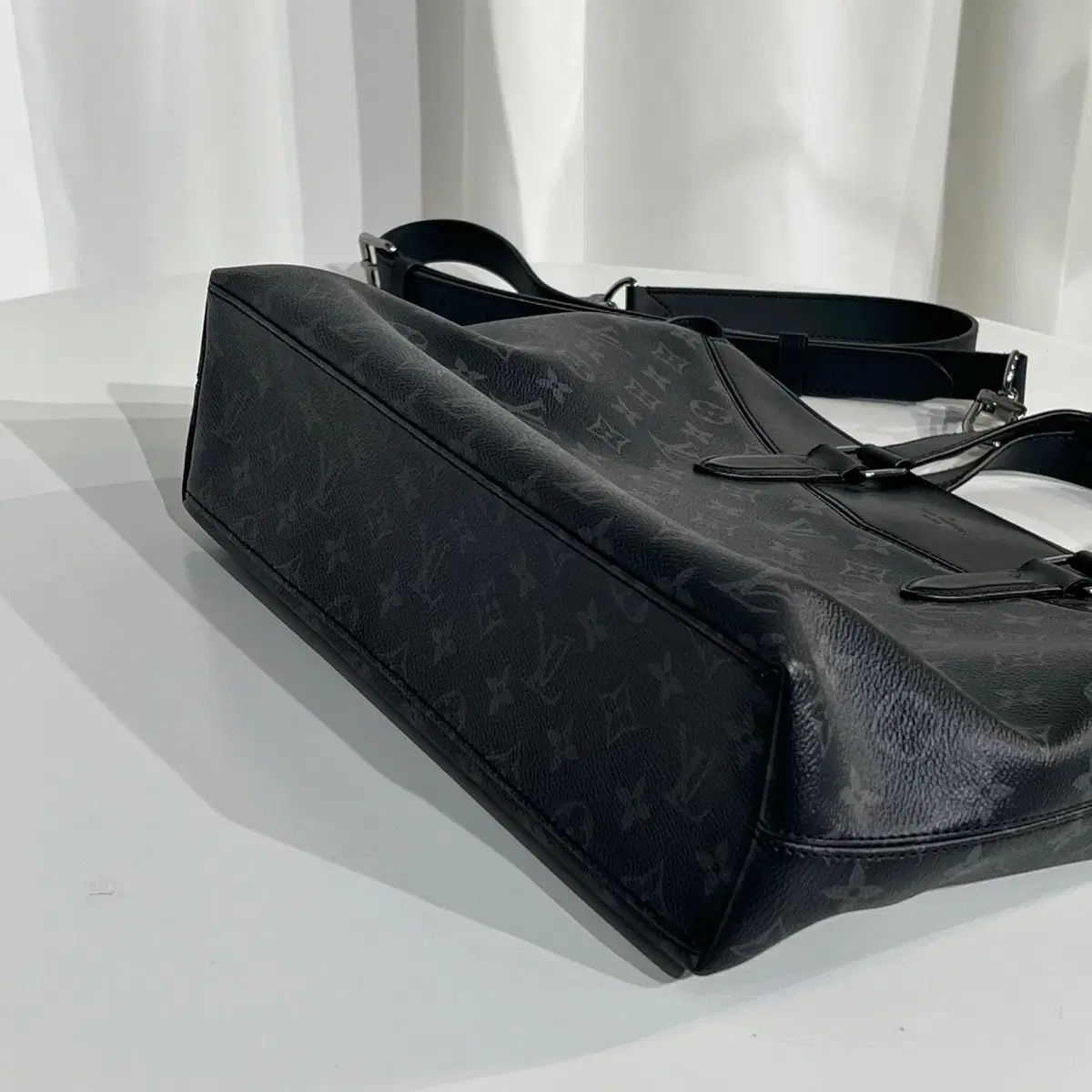 正規品 Louis Vuitton(ルイヴィトン) エクスプローラー ブリーフ