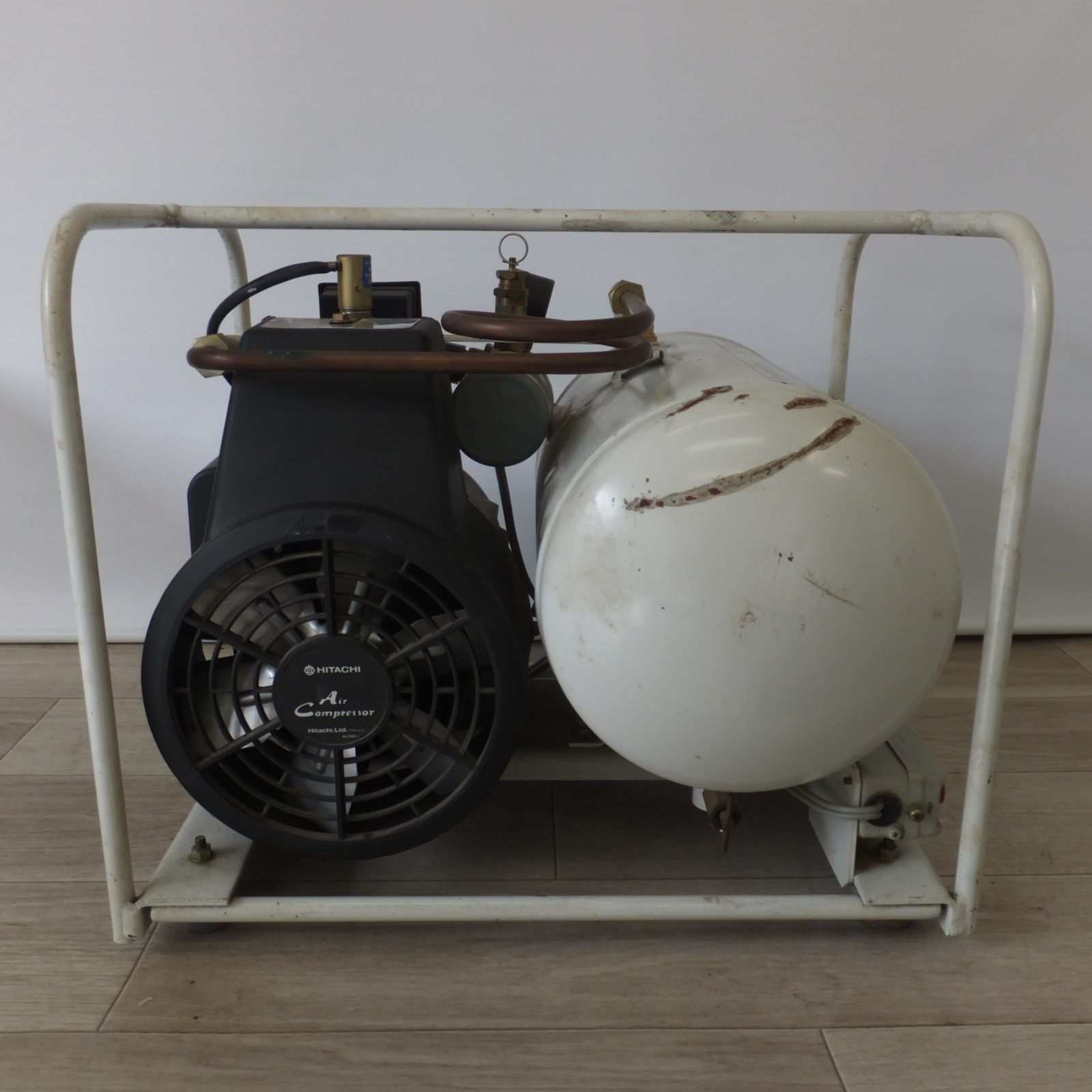 HITACHI 小型空気圧縮機