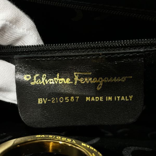 Salvatore Ferragamo ガンチーニ チェーン 斜め掛け ヴィンテージ