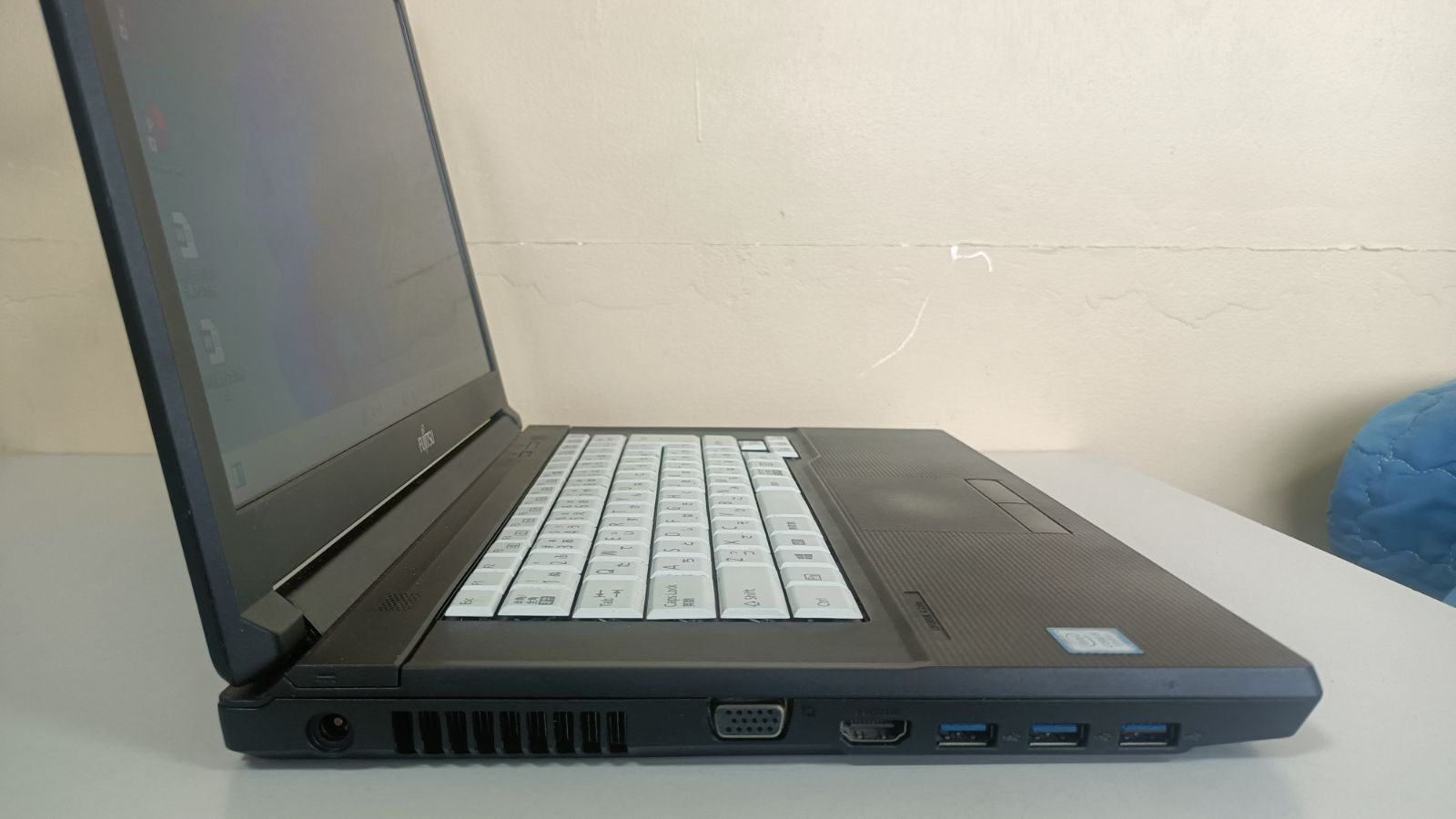 美品ノートパソコンFUJITSU第八世代Corei5 SSD512Gメモリ16G 中古美品