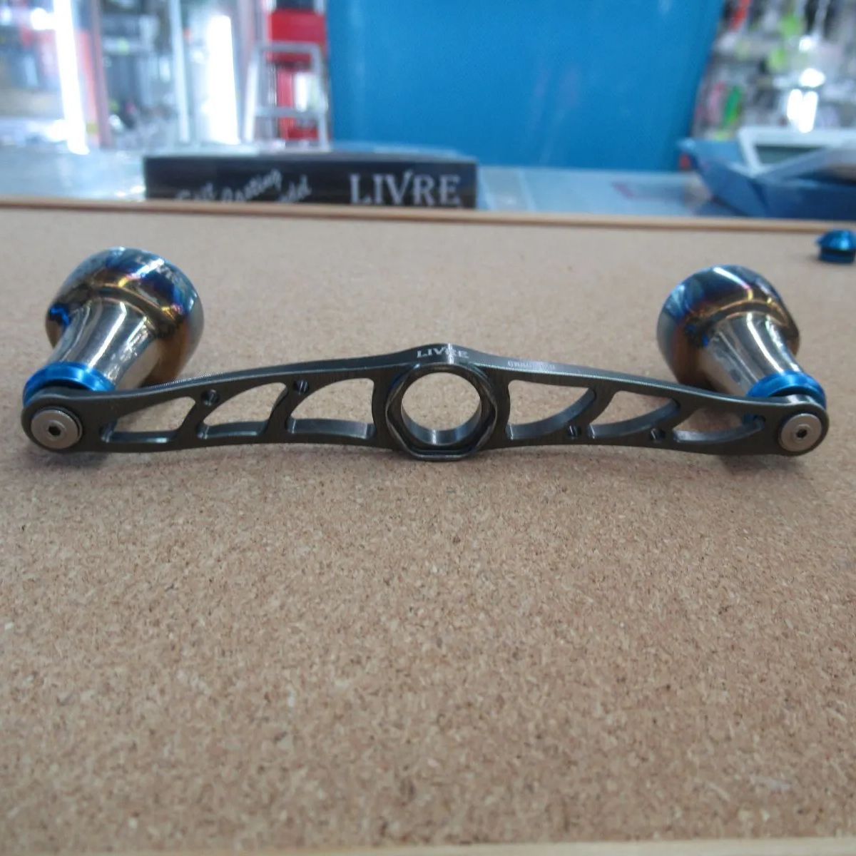 SHIMANO - 【美品】リブレCRANK110 シマノ右巻き 習志野店店舗併売】美品 リブレ(LIVRE) クランク110(CRANK110