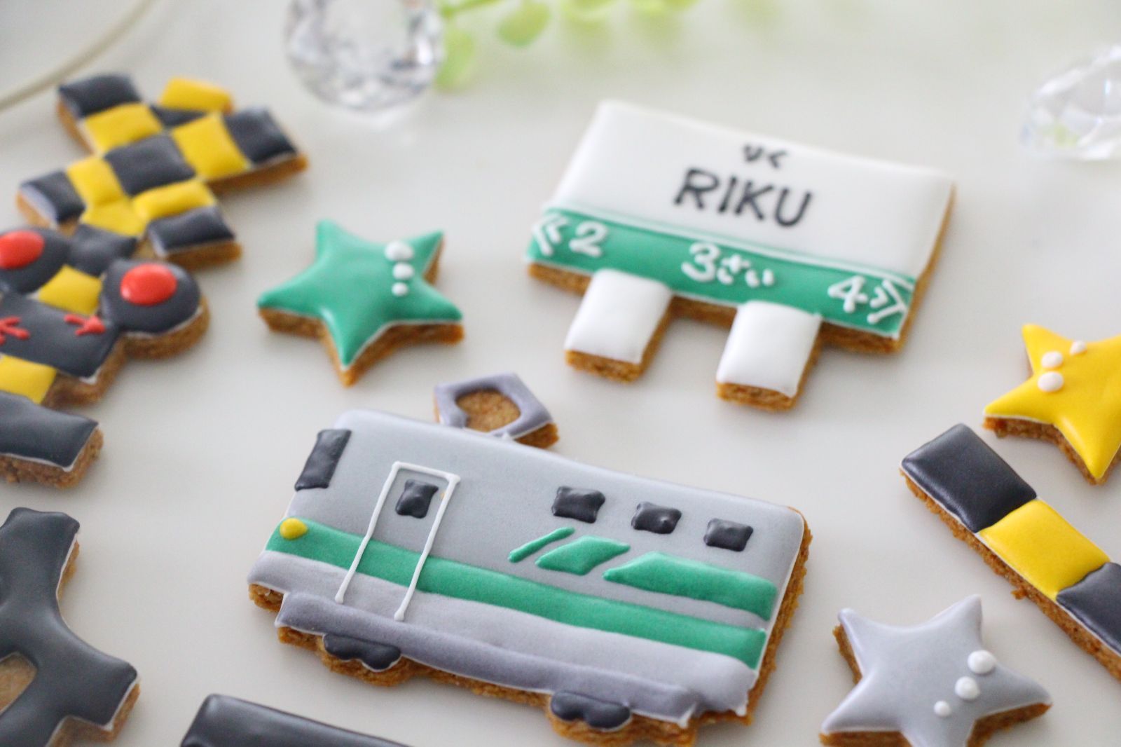 アイシングクッキー　電車　新幹線 人気No.1】 電車 新幹線 アイシングクッキー オーダー 踏切