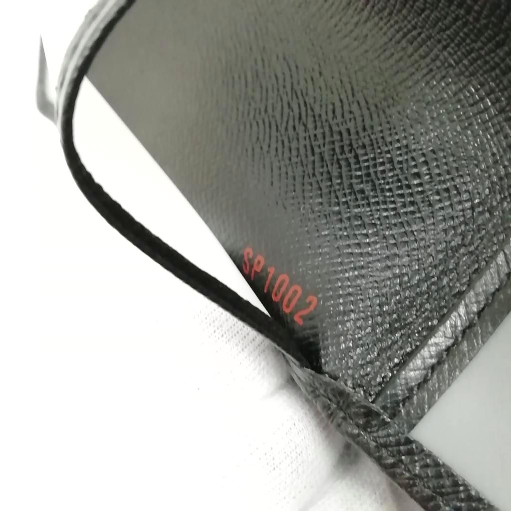  ルイヴィトン LOUIS VUITTON タイガ 二つ折り パスケース カードケース ブラック 名刺入れ 小物