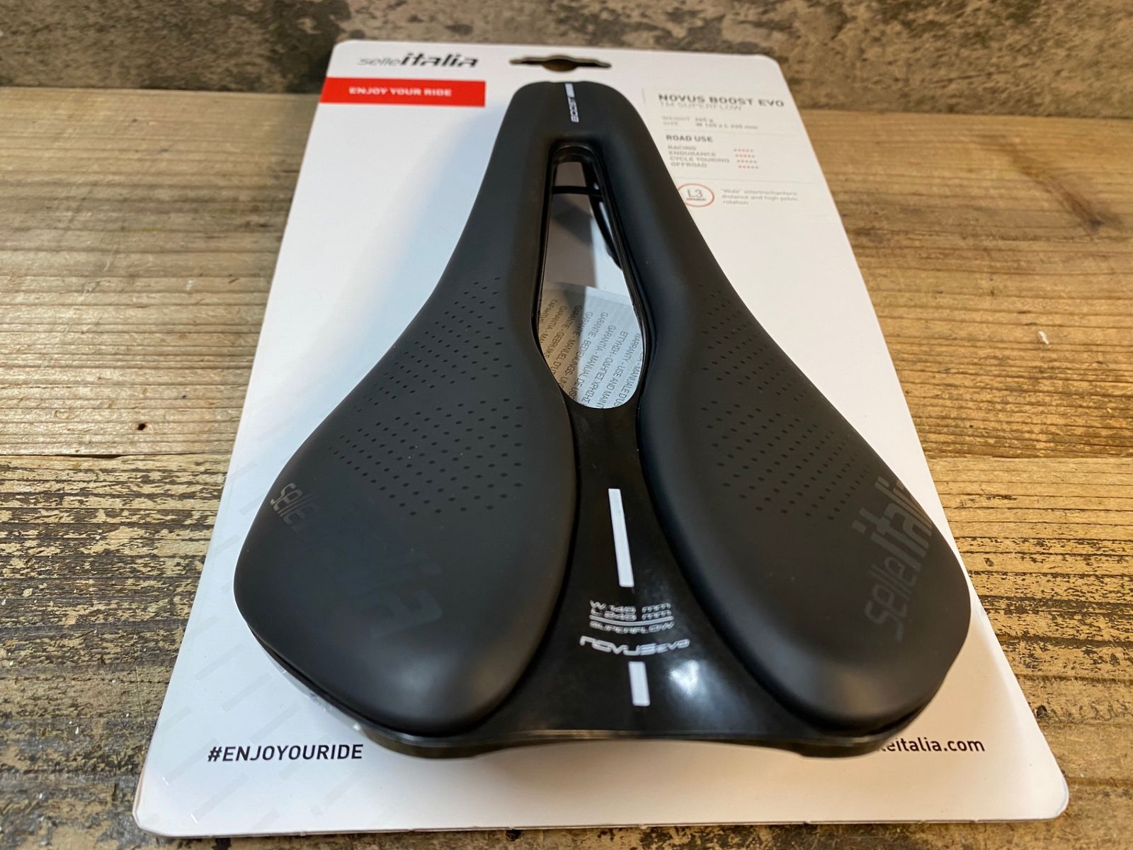 JJ624 セライタリア selle italia NOVUS BOOST EVO TM SUPERFLOW サドル 黒 145mm MANGANESEレール BRIGHTFACE_UK