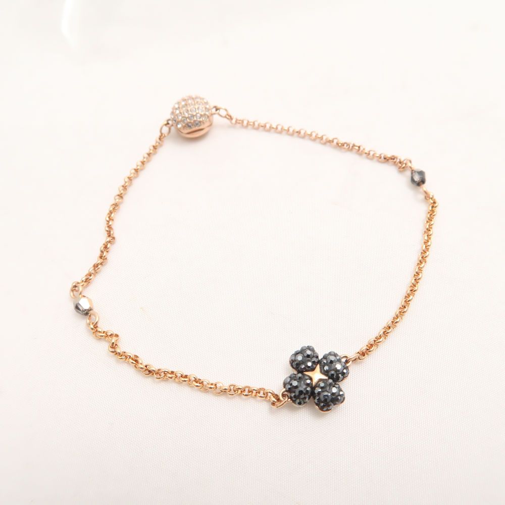 スワロフスキー ブレスレット 美品 美品 SWAROVSKI スワロフスキー Remix Collection クローバー