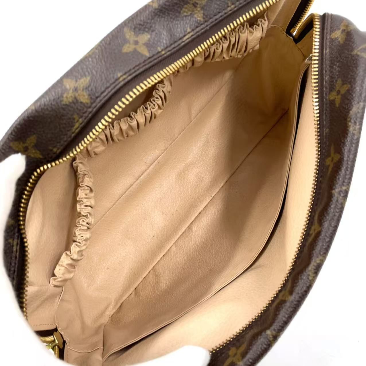 LOUIS VUITTON トゥルース トワレット28 モノグラム PVC