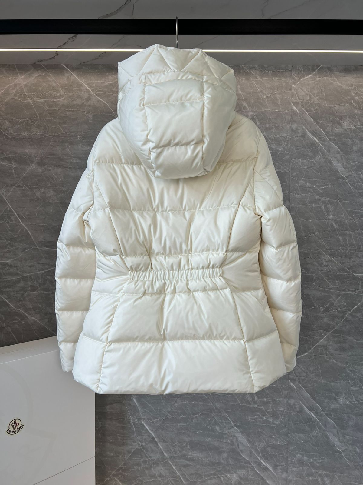 フォロー即決OFF❗️美品希少アイボリー　モンクレール　モカ　ダウン　M相当 MONCLERモンクレール ミルクホワイト avoceショートレディース