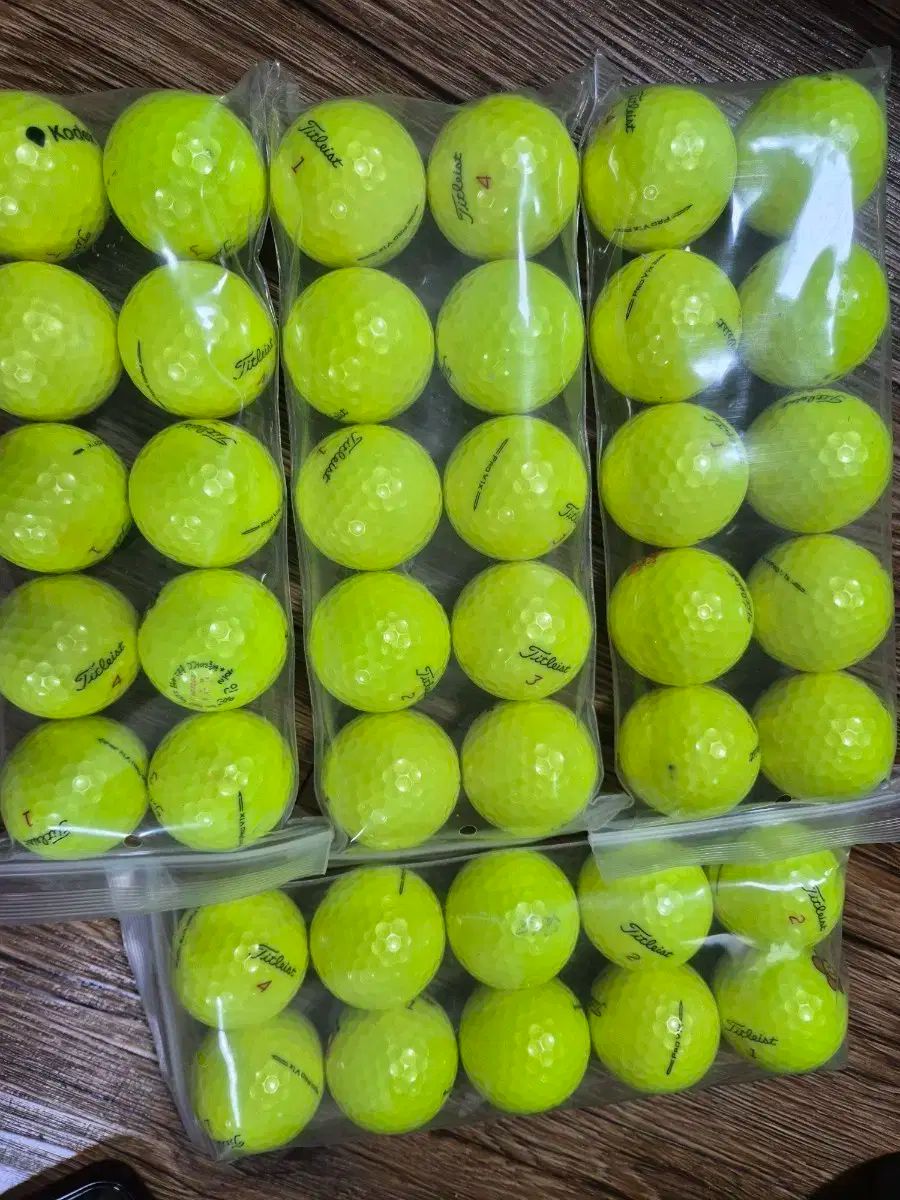タイトリスト v1x 4ps 高弾力 蛍光 40 R 88000