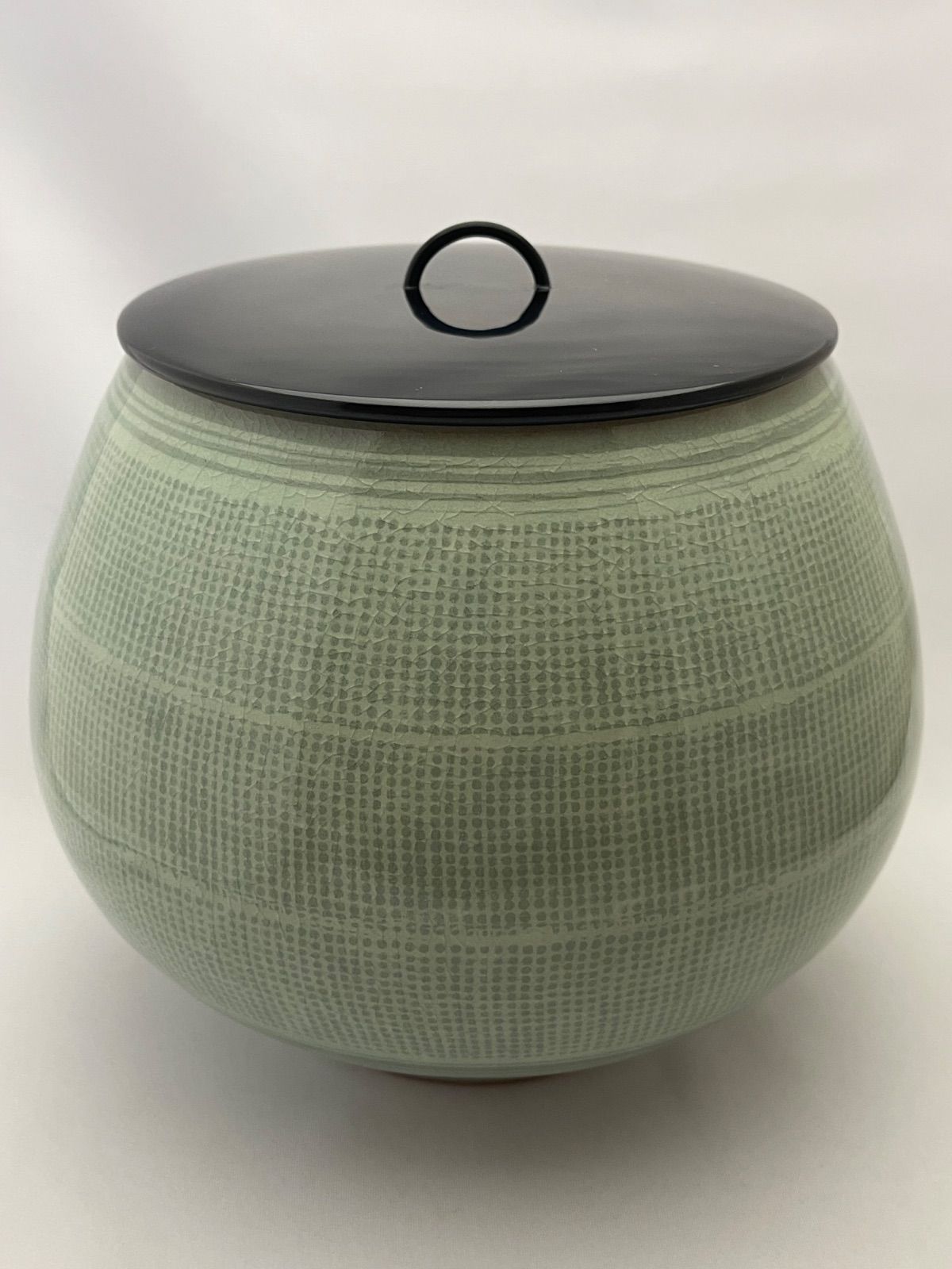 柳　海剛　高麗青磁象嵌印文　水指　茶道具　共箱　在銘 柳 海剛 高麗青磁象嵌印文 水指 茶道具 共箱 在銘 無傷 真物保証