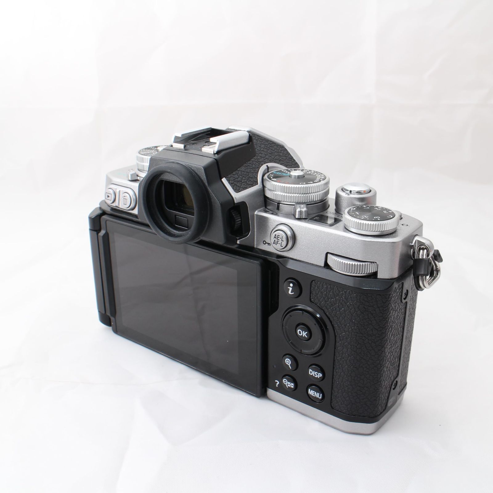 84☆ほぼ新品☆Nikon ミラーレス一眼カメラ Z fc ボディ Zfc シルバー Z