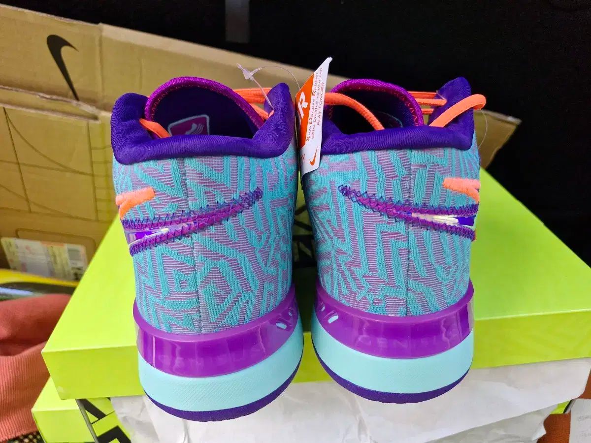 レブロン ネクスト ジーニサス EP 270