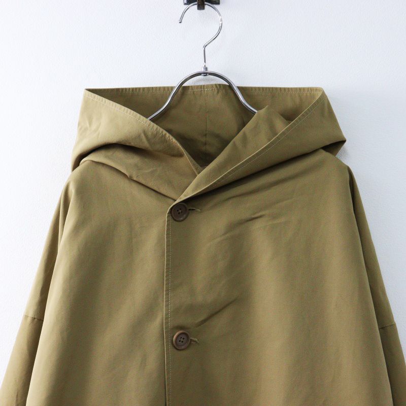TRAVAIL MANUEL フード付きベージュジャケット TRAVAIL MANUEL フード