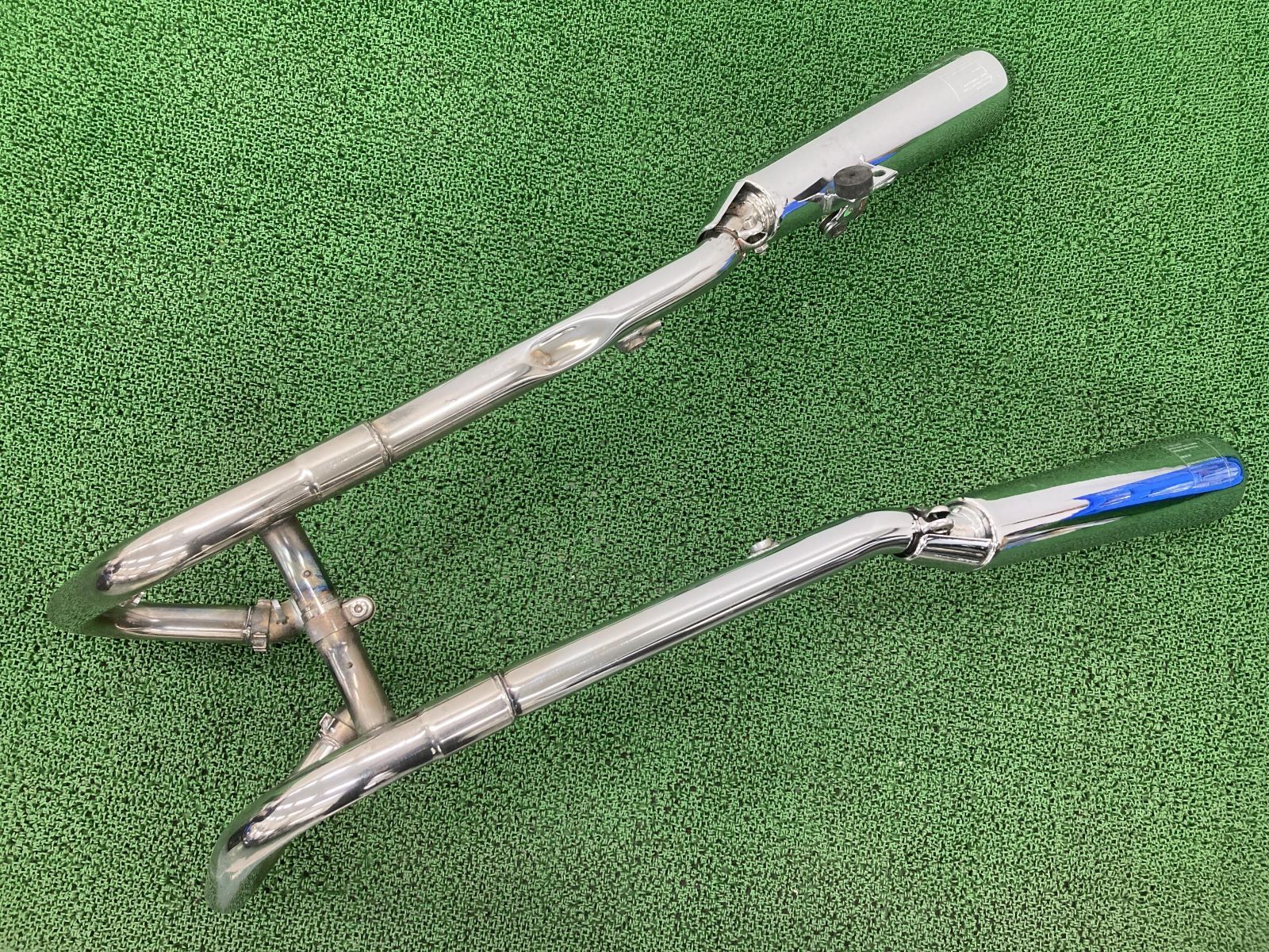 トライアンフ スラクストン900】 純正 マフラー サイレンサー 左右