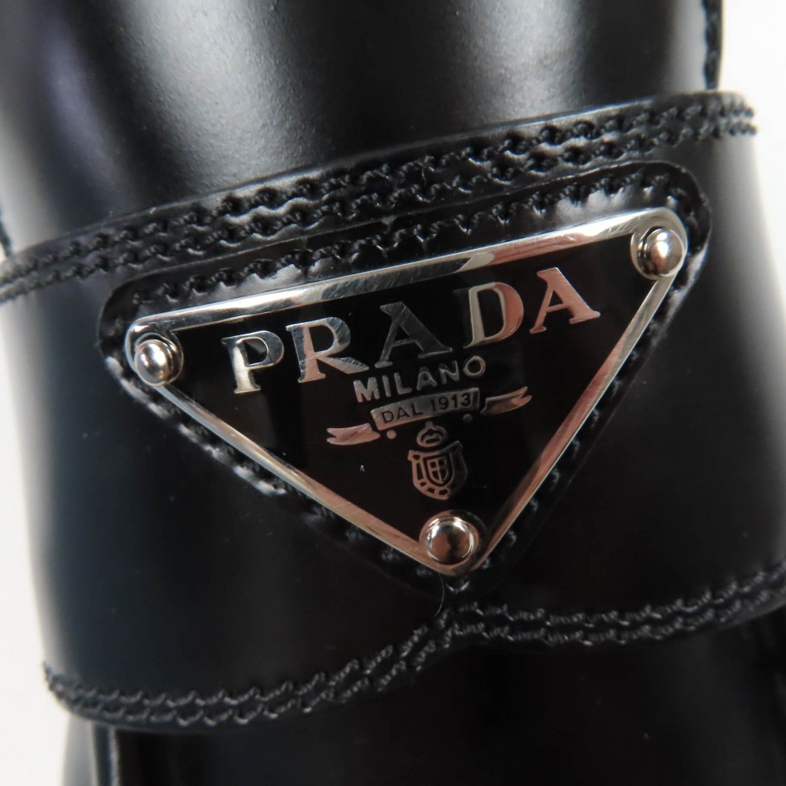 チョコレート ブラッシュドレザー