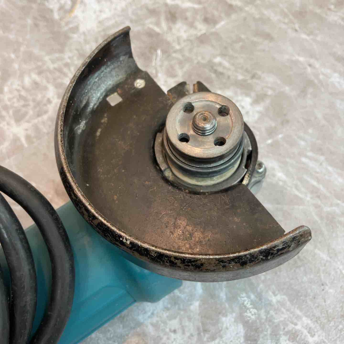 ☆マキタ(makita) 100mmディスクグラインダ GA4033【八潮店
