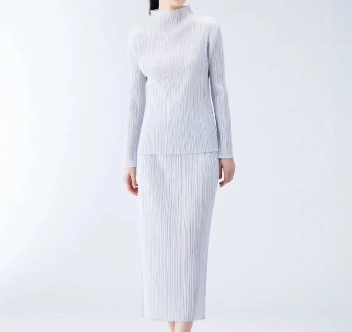 極美品✨PLEATS PLEASE ワンボタン　ライトグレー　長袖　プリーツ PLEATS PLEASE(プリーツプリーズ) ベーシック ハイネック 長袖