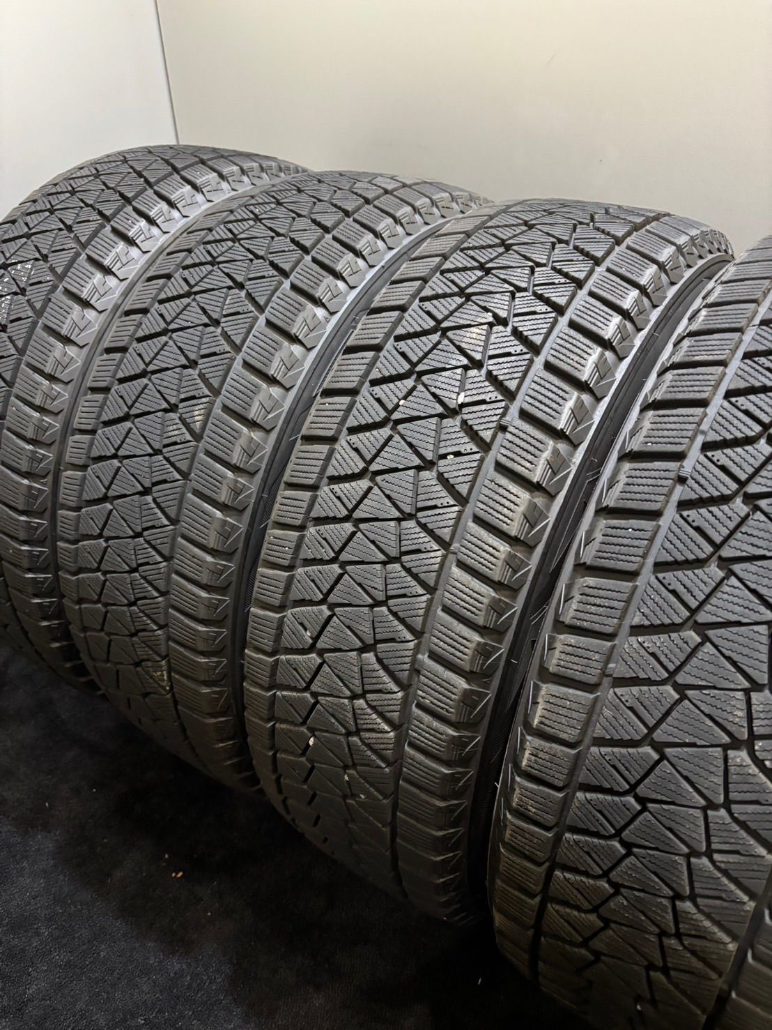 ☆ブリヂストン DM-V2 225/60R18 バリ山 4本 2018年製 USED！別途組 
