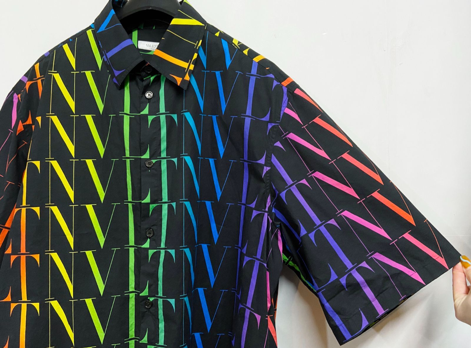 VALENTINO｜ヴァレンティノ VLTN TIMES 半袖シャツ レインボー 楽天市場】ヴァレンティノ VALENTINO メンズ トップス Tシャツ