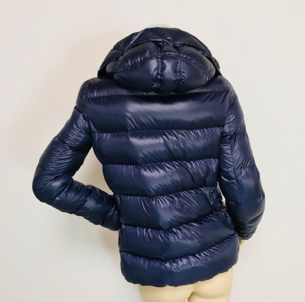 〈クリーニング済み〉モンクレール ナイロンジャケット フード付き ワッペン有り MONCLER (モンクレール) 撥水 ハートワッペン ナイロン