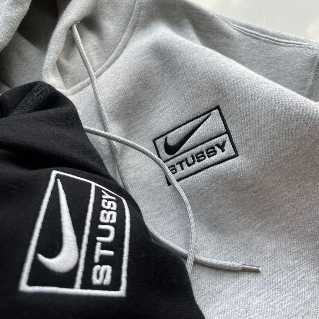 Nike x Stussy 22SSソリッドカラー刺繍ロゴフードパデッドスウェットシャツ - メルカリ