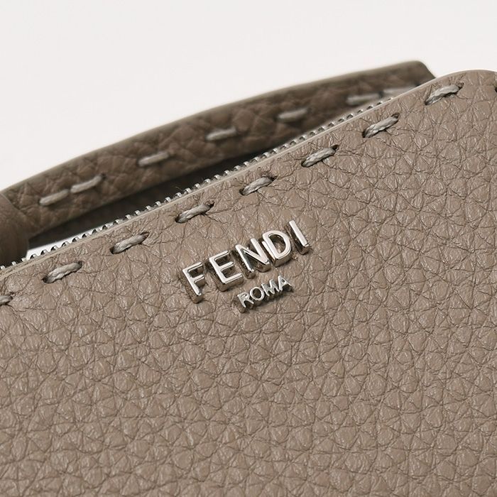 美品 FENDI ピーカブー マイクロウォレット 三つ折財布 グレージュ 美品 FENDI ピーカブー マイクロウォレット 三つ折財布 グレージュ