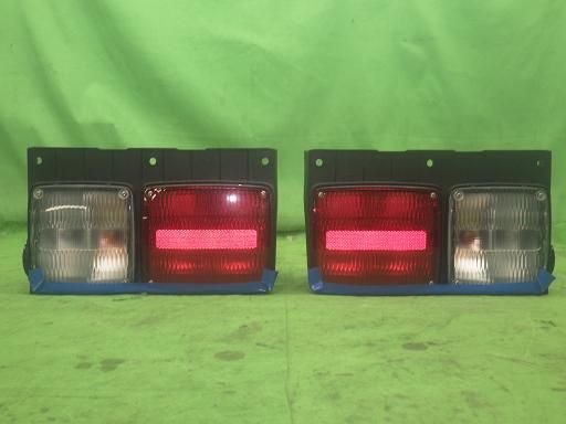 【中古】デコトラ  日野 純正 2連テールランプ 左右 納車外し