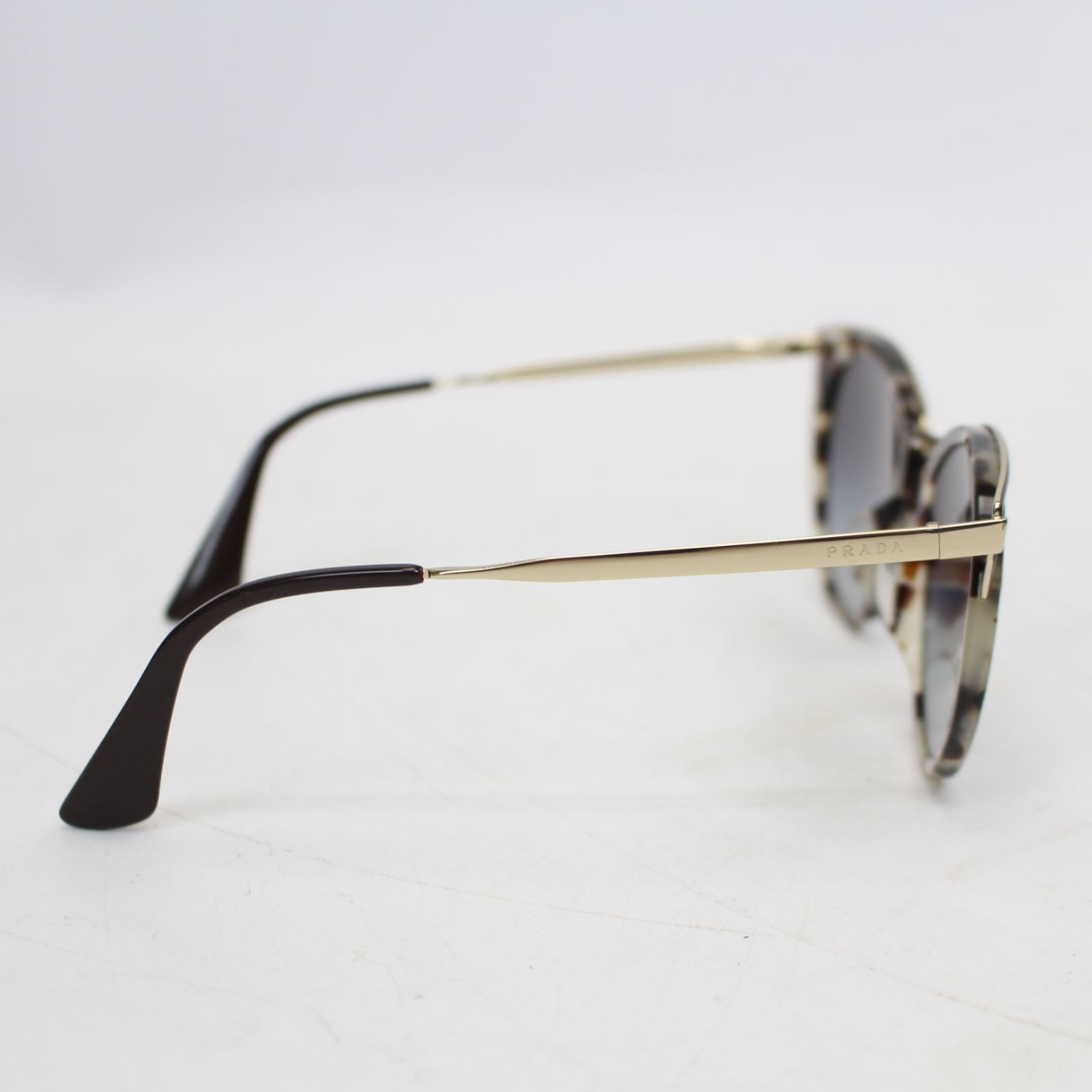 【美品】PRADA プラダ サングラス キャットアイ SPR66T ブラック 美品】PRADA プラダ サングラス キャットアイ SPR66T ブラック