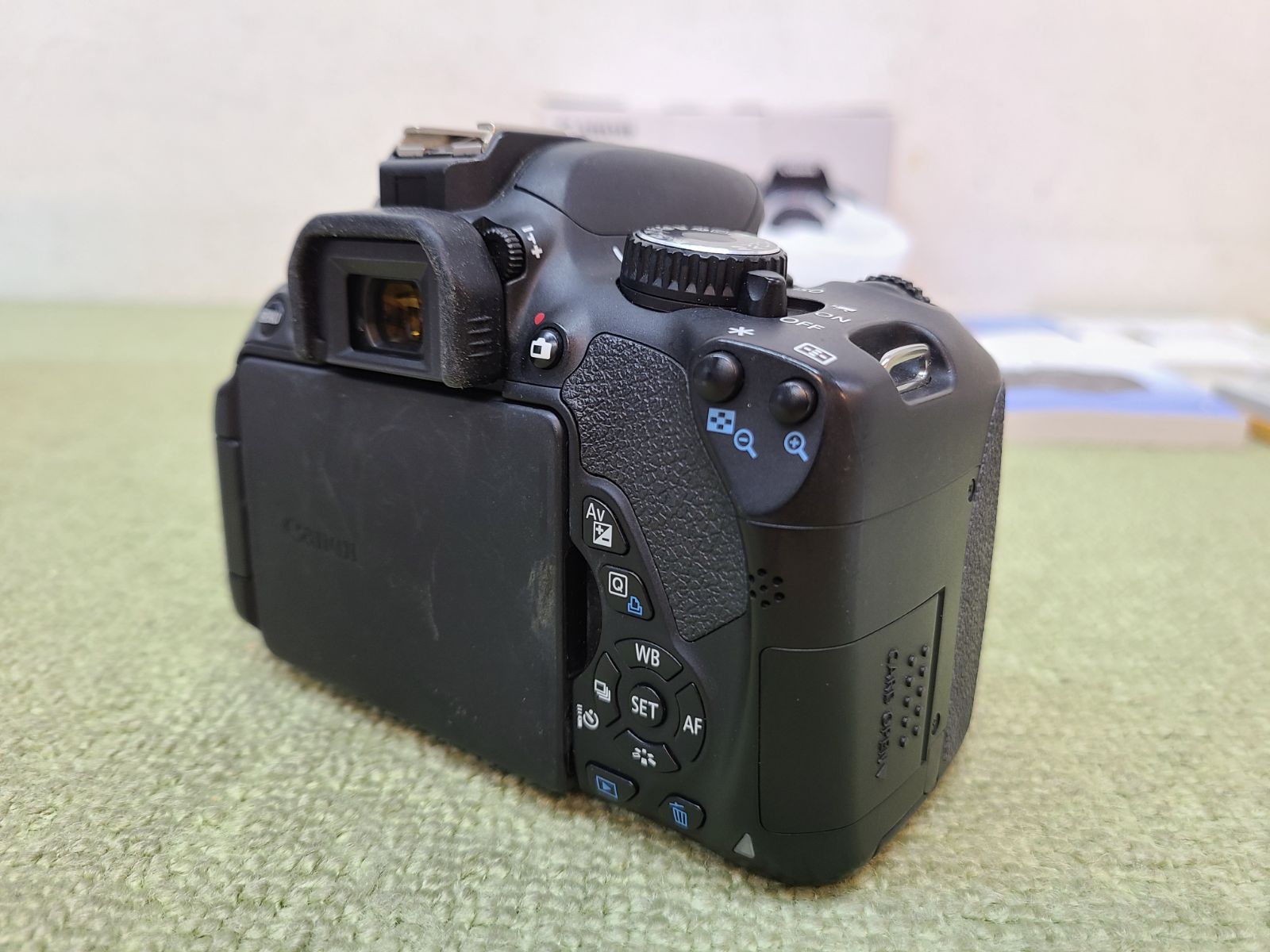 Canon kiss X6i 一眼レフ デジカメ☆高画質！動画撮影&自撮り☆ CANON