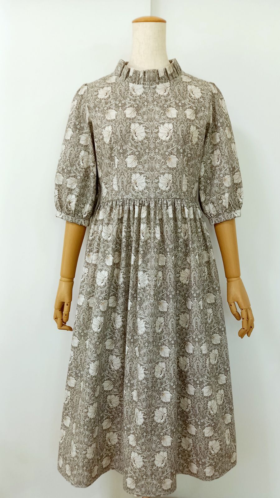 のパフスリーブワンピース アネモネの丘