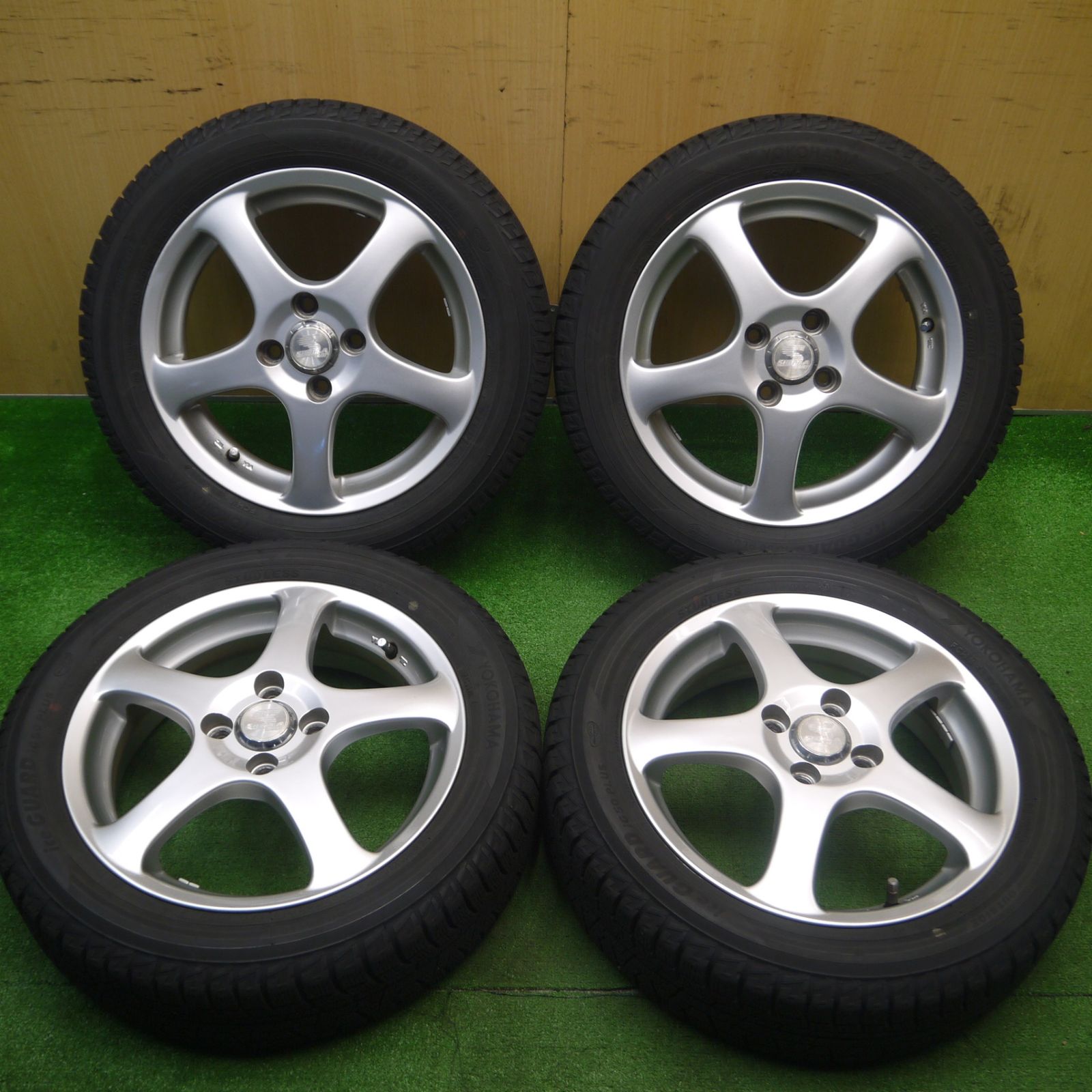送料無料] バリ溝！キレイ！9分☆スタッドレス 165/60R15 ヨコハマ 