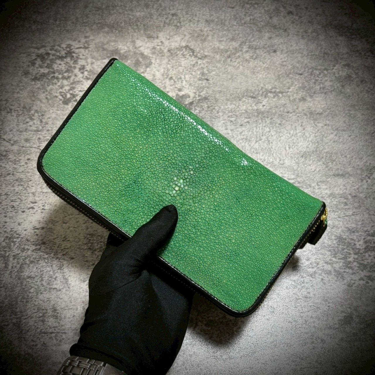 圧倒的な収納力 スティングレイ ダブルファスナー 長財布 ガルーシャ