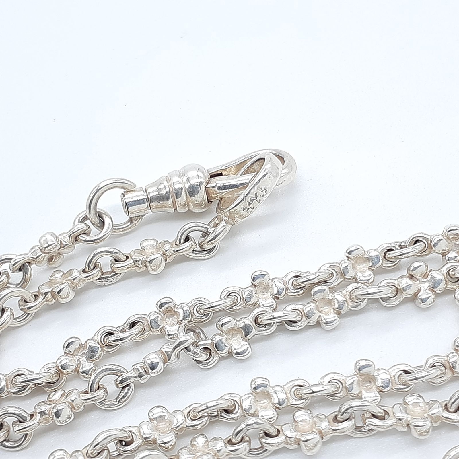 Loree Rodkin ローリーロドキン ネックレス TINY CLOVER CROSS Loree Rodkin ローリーロドキン ネックレス TINY CLOVER CROSS