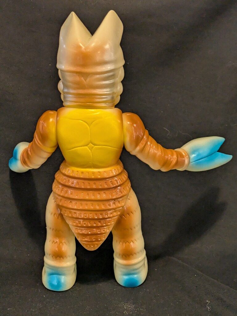 ソフビ バルタン星人 蓄光版 スタンダード 復刻版怪獣シリーズ ポピー