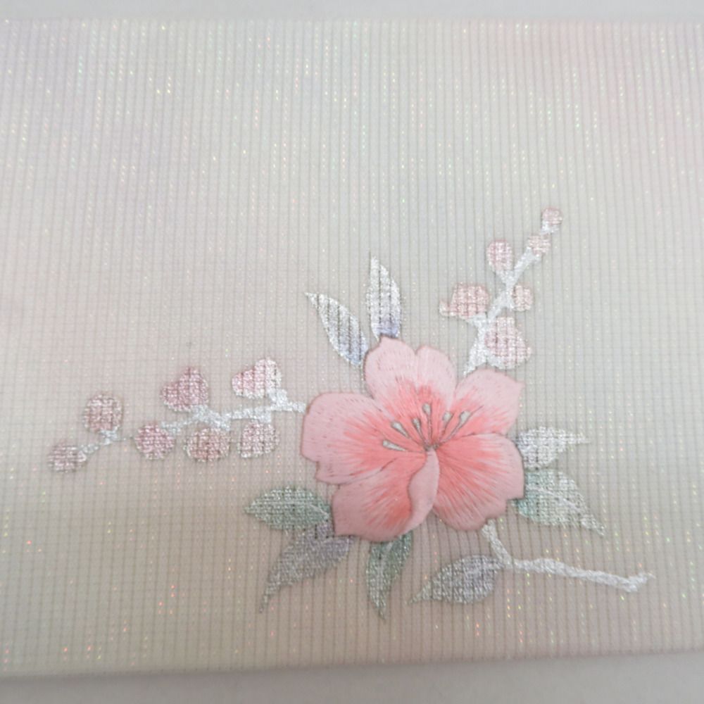 お買得！クリーニング済みです。名古屋帯 銀糸の花刺繍 薄紫