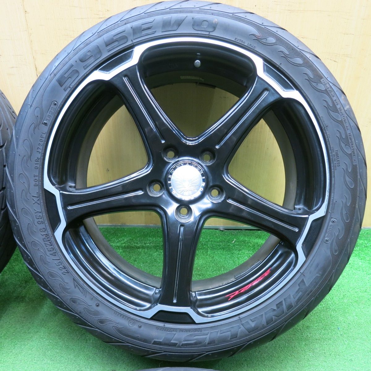 225|45R18