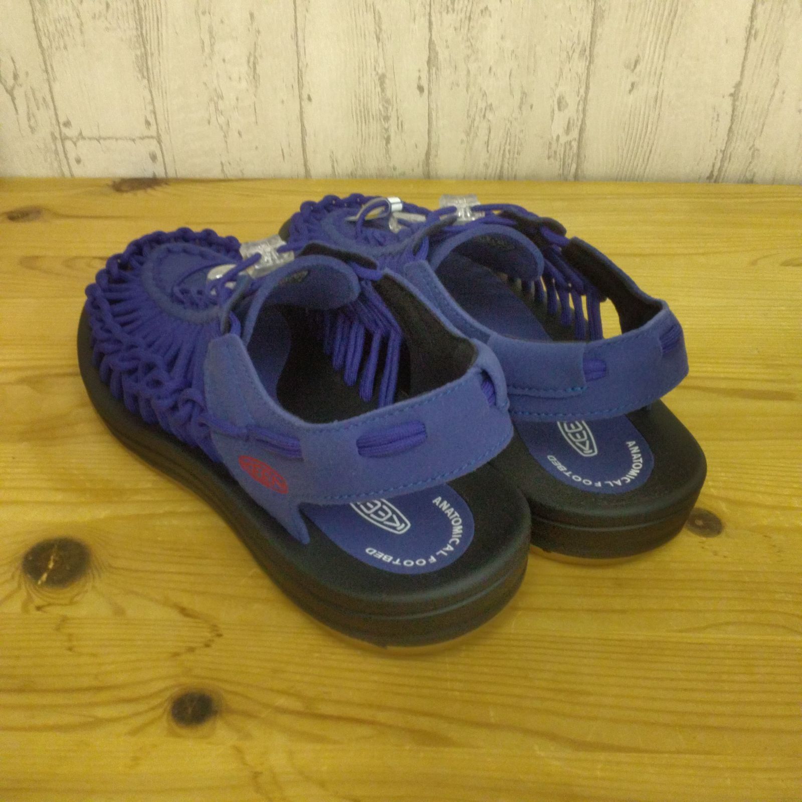 新品】 KEEN（キーン） UNEEK（ユニーク） サンダル 青 メンズ