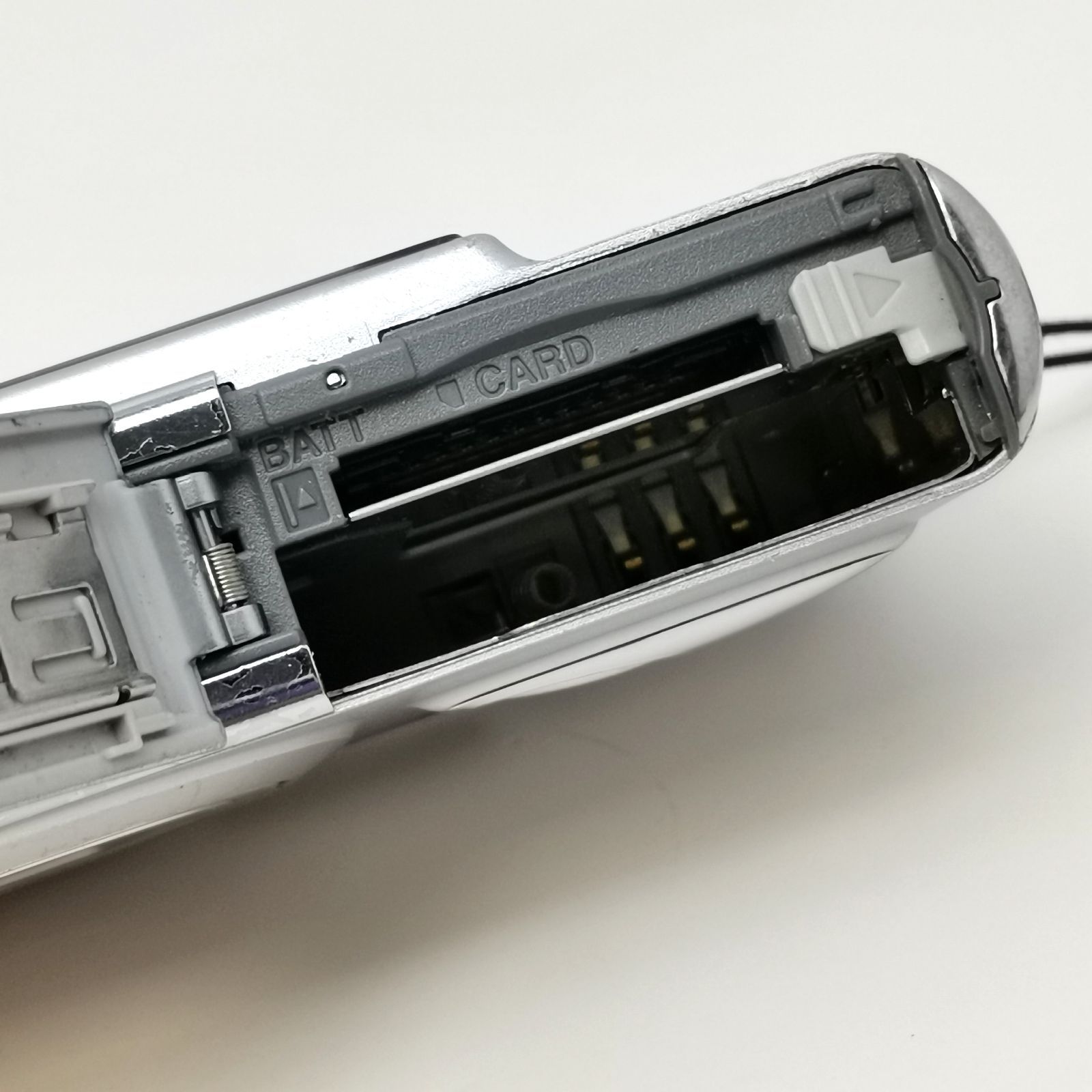 LUMIX DMC-FX30 デジタルカメラ　シルバー　説明書付属 LUMIX DMC-FX30 デジタルカメラ シルバー 説明書付属 概要