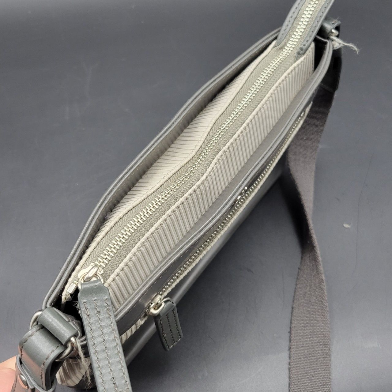 カルバンクラインIKETEI　黒ショルダーバッグ Yahoo!オークション - 【定価2万8600円】新品 CK カルバン