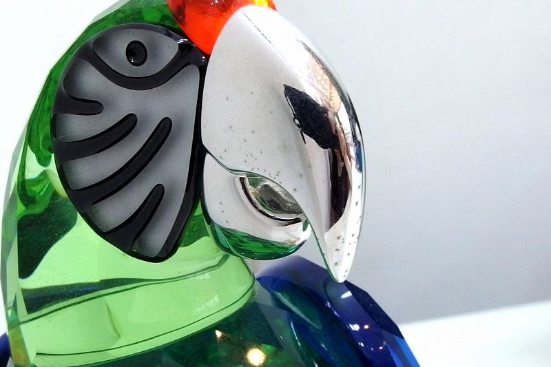 221758】SWAROVSKI スワロフスキー Chrome Green コンゴウインコ