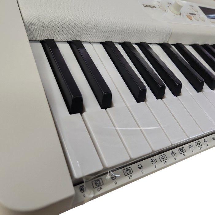 CASIO カシオ Casiotone 楽らくキーボード LK-526 中古３