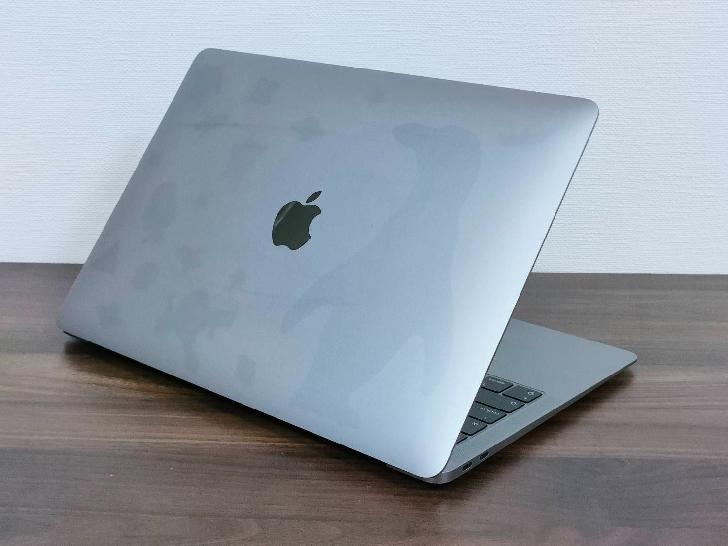 MacBook Air 2108 13インチ Core i5 充電67回 O2 MacBook Air 2108 13インチ Core i5 充電67回 O2 - メルカリ