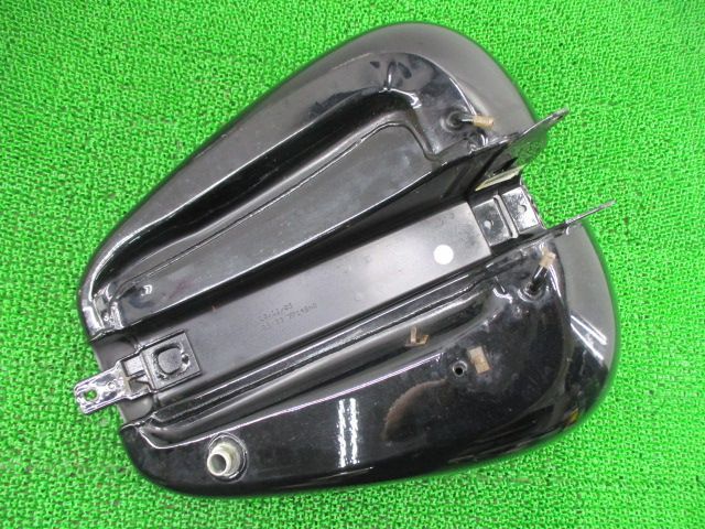 FLSTC1450 タンク 黒 ハーレー 純正 中古 バイク 部品 ソフテイル