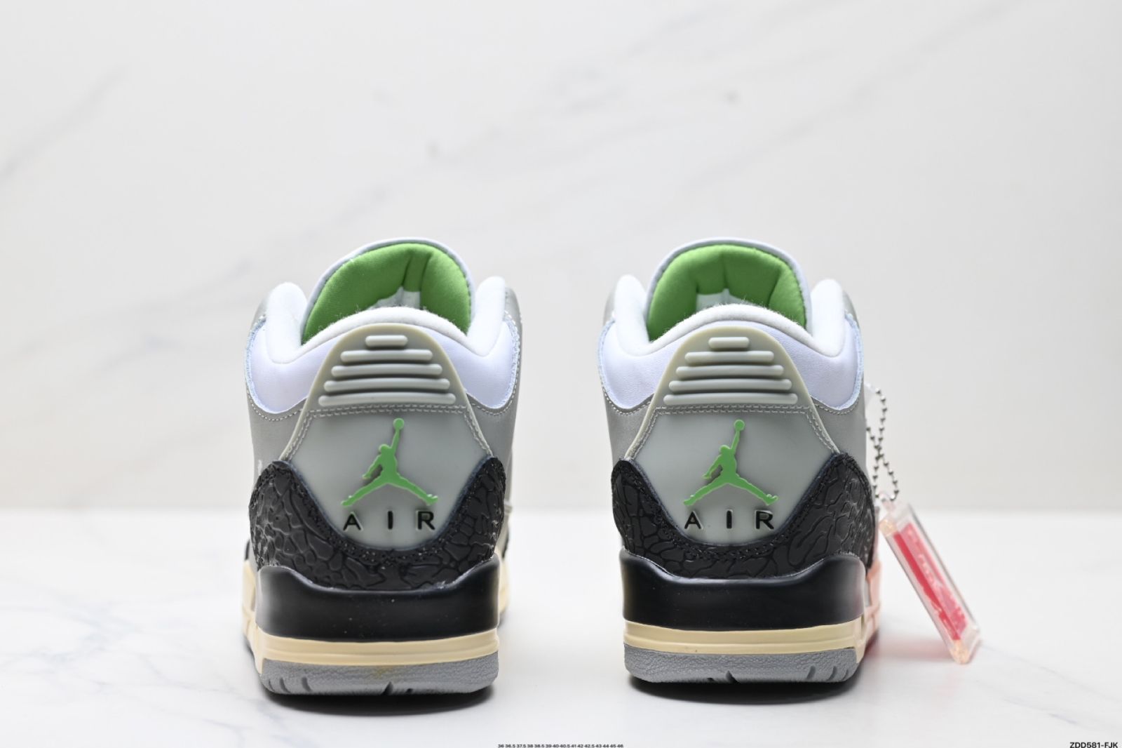 代ミッドトップのレトロなレジャースポーツカルチャーバスケットボールシューズです