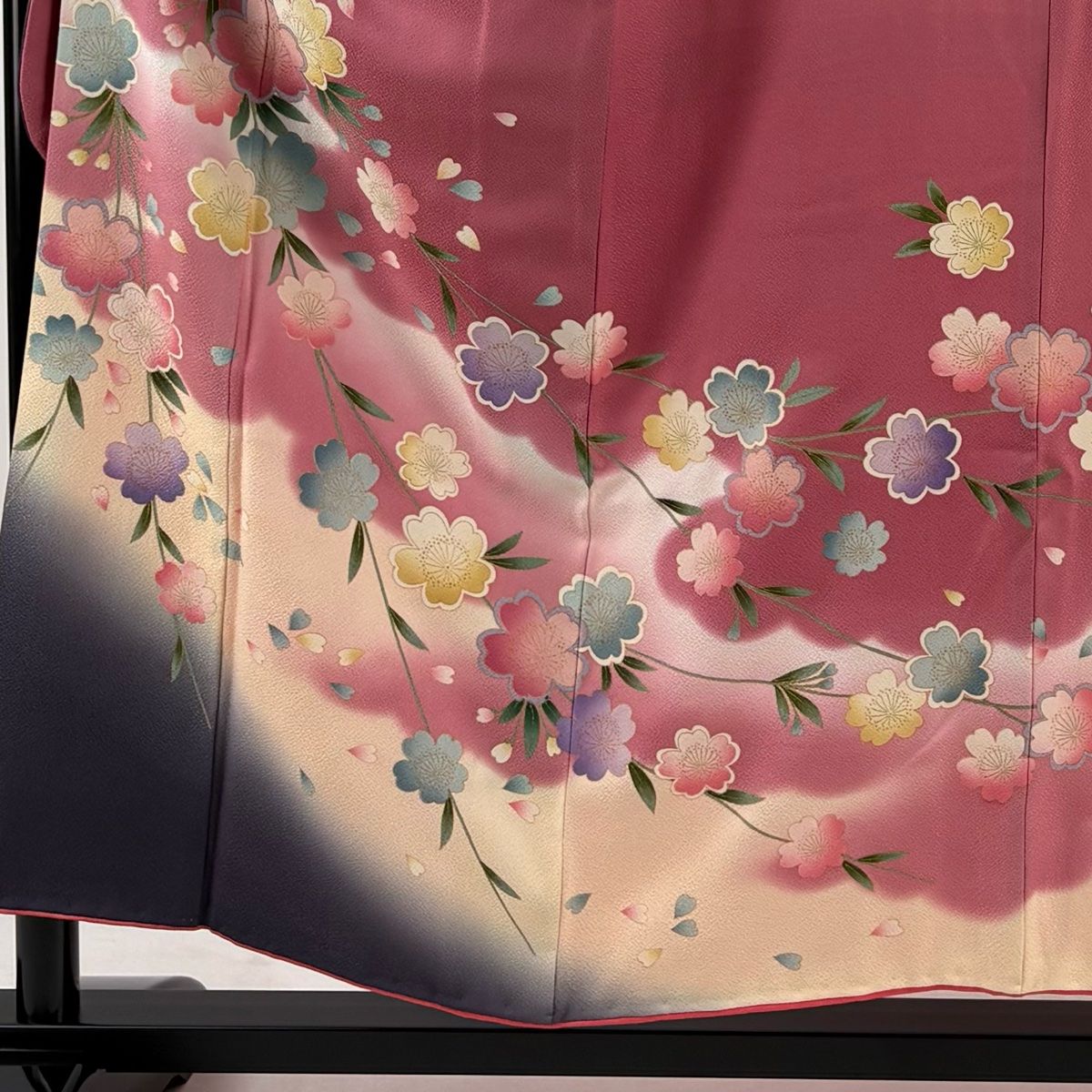 振袖 身丈156.5cm 裄丈66.5cm M 袷 桜 花びら 金彩 ぼかし ピンク 正絹